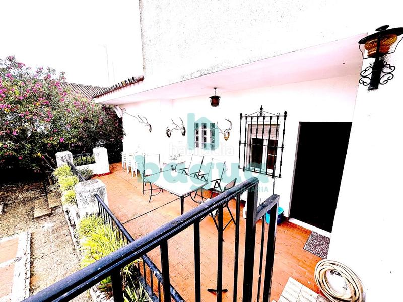 Foto abda69ee-bd46-4b58-8ea3-3b35b90aeeb3. Chalet  en calle halcon en Almendralejo
