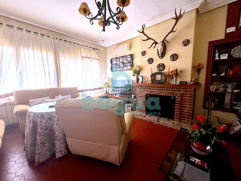 Foto d65ec92d-26c8-45f0-b042-60d35e159bda. Chalet  en calle halcon en Almendralejo