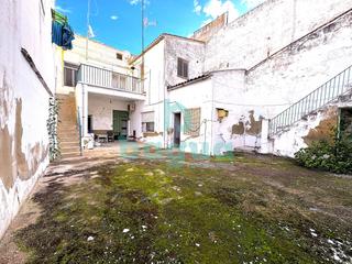 Casa a Almendralejo. Casa en el centrica con patio