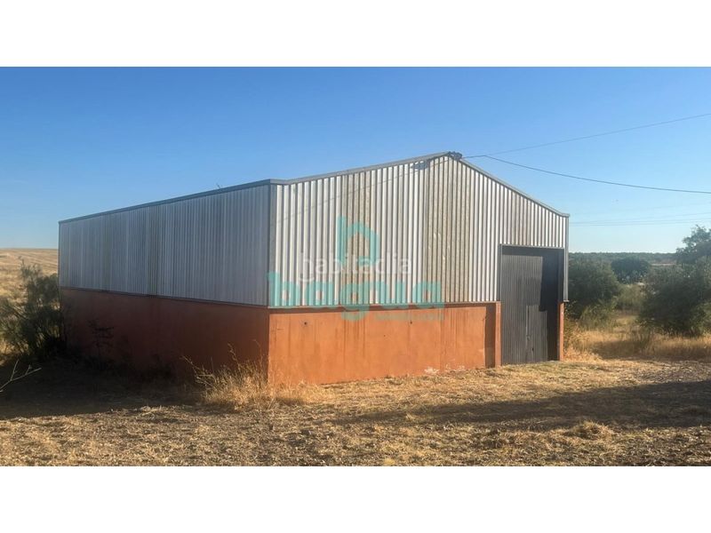 Foto 4c796074-6ce3-4cb6-bc80-956e2195174d. Masia a Alange