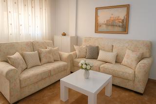 Casa adosada en Roda (La). Adosado en zona tranquila