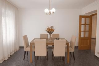 Casa en Roda (La). Coqueta casa unifamiliar con patio y cocinilla manchega