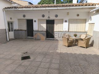 House in Casas de Benítez. Casa de pueblo con encanto rural