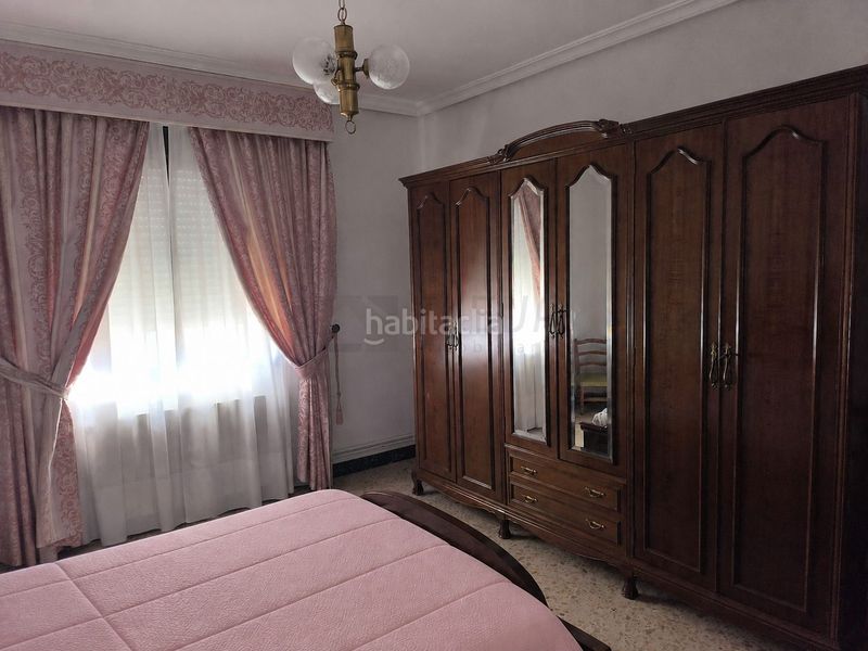Foto 318489f9-19e7-499d-9de0-d465a27700d1. Casa amb xemeneia calefacció a Roda (La)