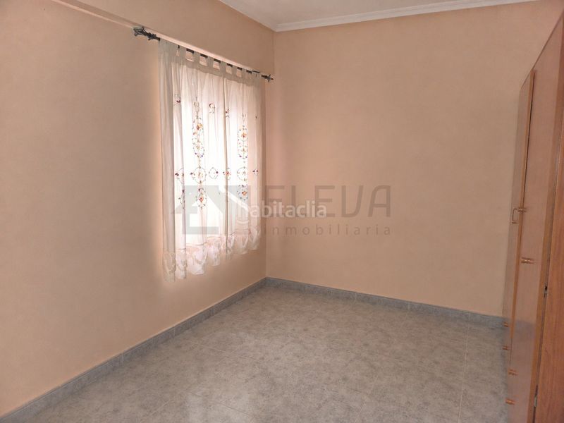 Foto 4803f6ce-fee9-4c4e-a828-b36bb05f90d7. Casa amb xemeneia calefacció a Roda (La)