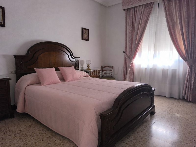 Foto 5c0ad856-479c-4362-8331-5127e8377a95. Casa amb xemeneia calefacció a Roda (La)
