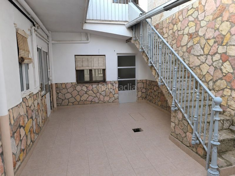 Foto 8d757347-a347-461c-9ec5-1e307da320d0. Casa amb xemeneia calefacció a Roda (La)