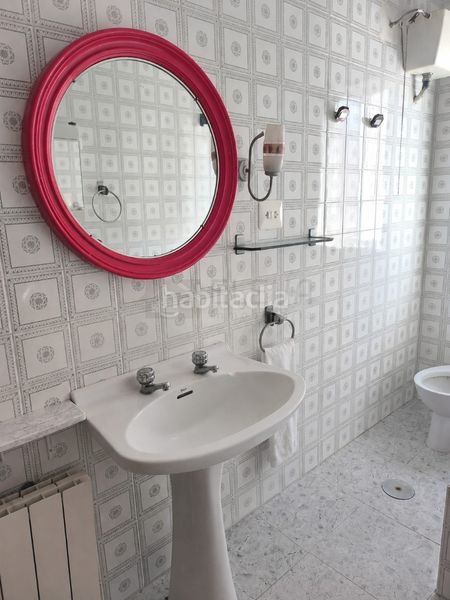 Foto b39f01b4-db0c-4f81-a600-5fc2da7165af. Casa amb xemeneia calefacció a Roda (La)