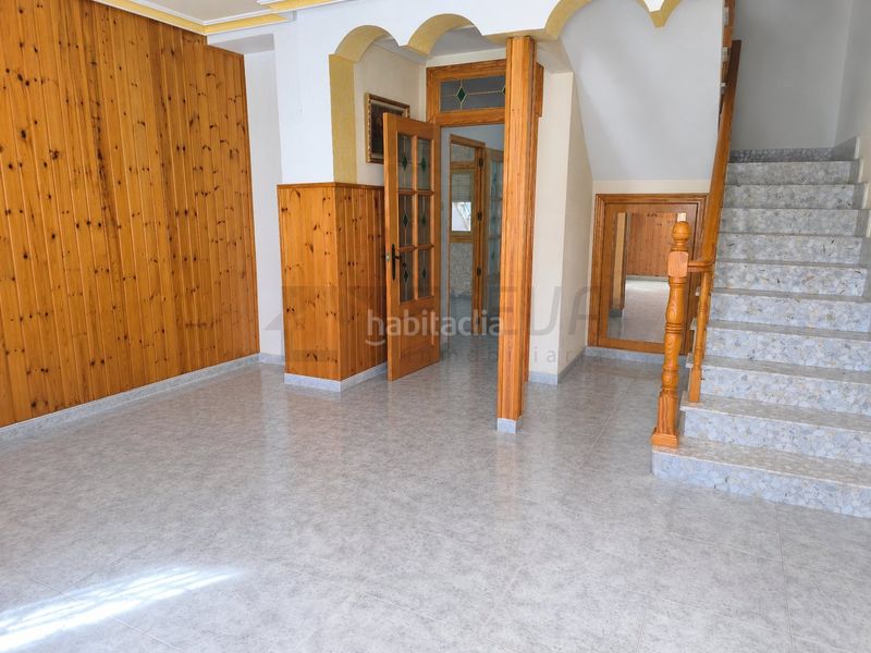 Foto d764b5b5-7f80-4da0-bf1b-d12c0c4e9ffb. Casa amb xemeneia calefacció a Roda (La)