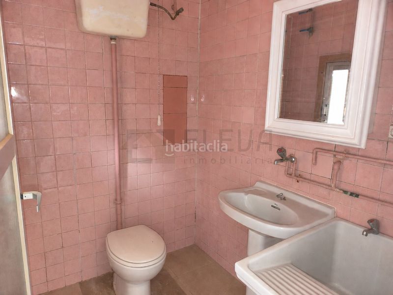 Foto e7606b0f-71c3-47f1-b818-bf196b573872. Casa amb xemeneia calefacció a Roda (La)