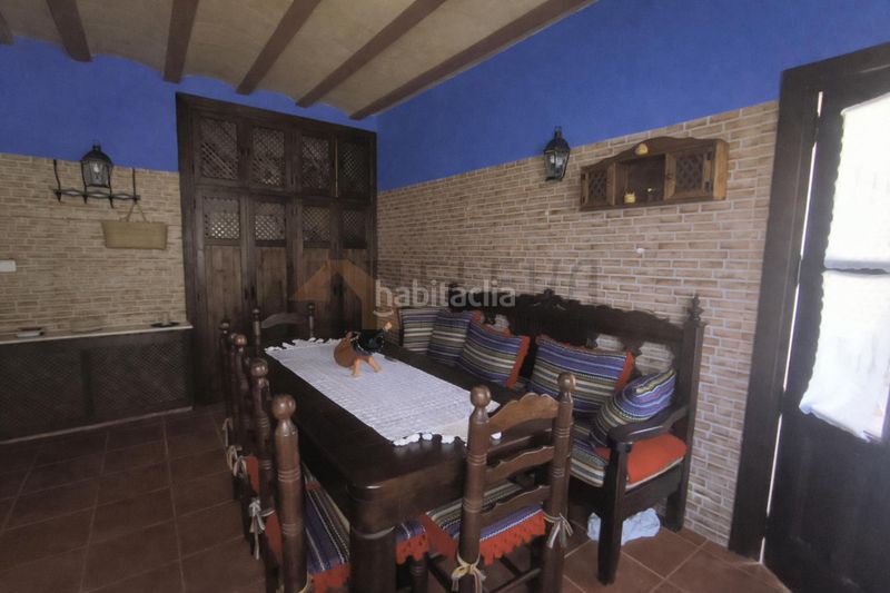 Foto 1f9d8bab-f5ce-48b4-ae1b-e85c0e34c307. Pis amb xemeneia calefacció aparcament a Minaya