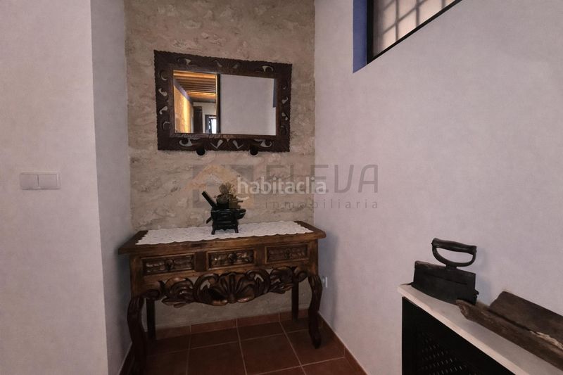 Foto 439ce808-9c5a-4b2b-bb9b-c2382cbd46fd. Pis amb xemeneia calefacció aparcament a Minaya