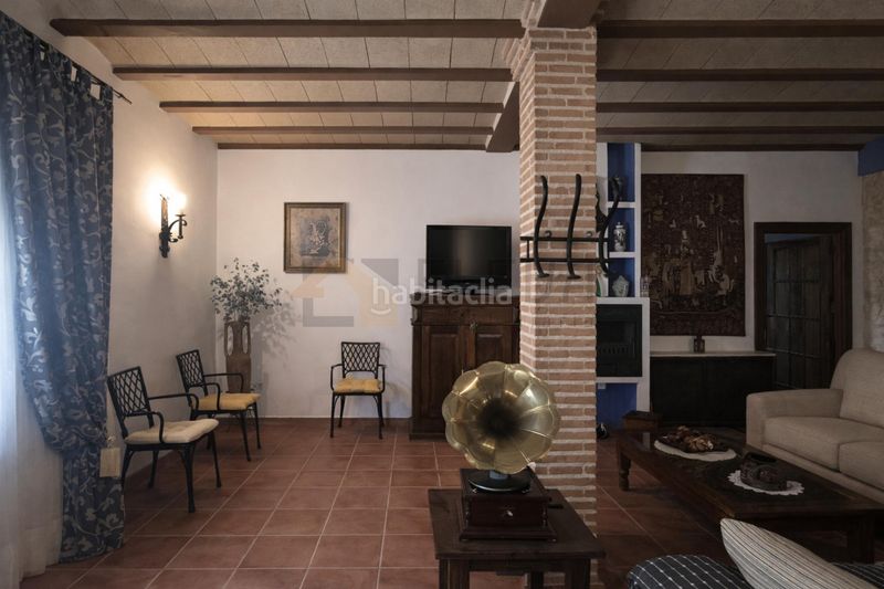 Foto ef1ed719-13c7-4ab4-bce6-15857245ae1e. Pis amb xemeneia calefacció aparcament a Minaya