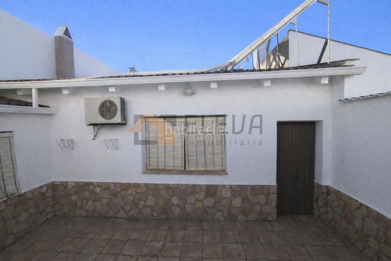 Foto 3bff0e93-7ec3-4f95-8163-7a4c538e2ed8. Casa adossada amb xemeneia calefacció aparcament a Roda (La)
