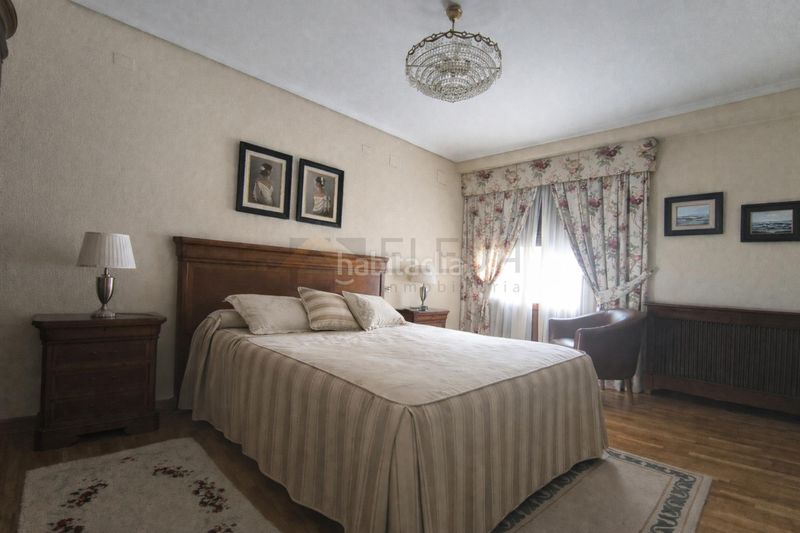 Foto 4b80a8fa-5d8a-466b-b511-a996bdaf39e7. Casa adossada amb xemeneia calefacció aparcament a Roda (La)