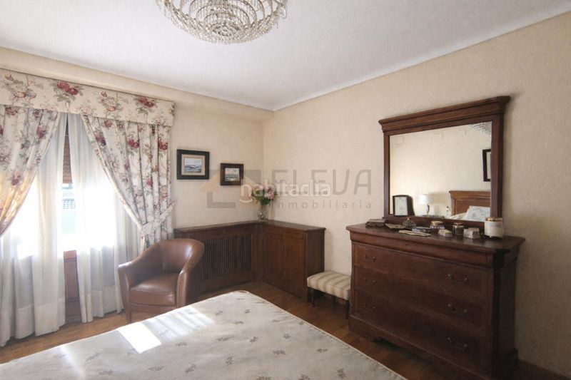 Foto 78a6ab95-1b78-4773-8e3d-3aed4e991a3a. Casa adossada amb xemeneia calefacció aparcament a Roda (La)