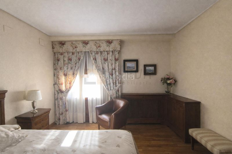 Foto 933f11f4-ab26-46a3-a646-94d6a551604d. Casa adossada amb xemeneia calefacció aparcament a Roda (La)