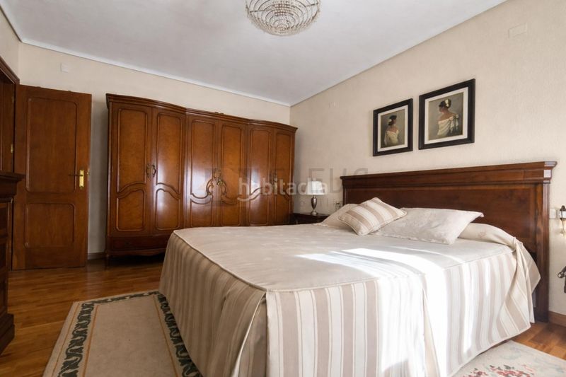 Foto b70a7383-f969-419a-937d-820d51e60d58. Casa adossada amb xemeneia calefacció aparcament a Roda (La)
