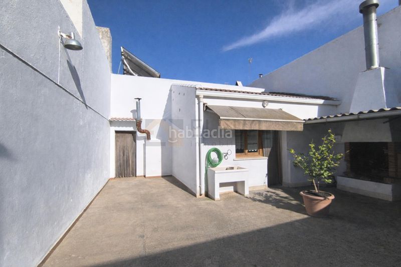 Foto cdf234c3-f7b5-42da-86ae-c3603bb38c4d. Casa adossada amb xemeneia calefacció aparcament a Roda (La)