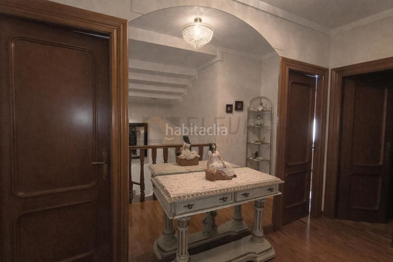 Foto dd083773-b94e-48ac-b0b8-1d1e0fd67d74. Casa adossada amb xemeneia calefacció aparcament a Roda (La)