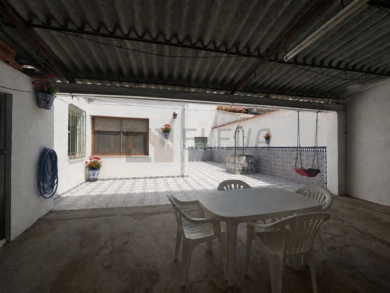 Foto 0458de66-2279-4832-bd86-4d26b1aad69c. Casa amb xemeneia a Roda (La)