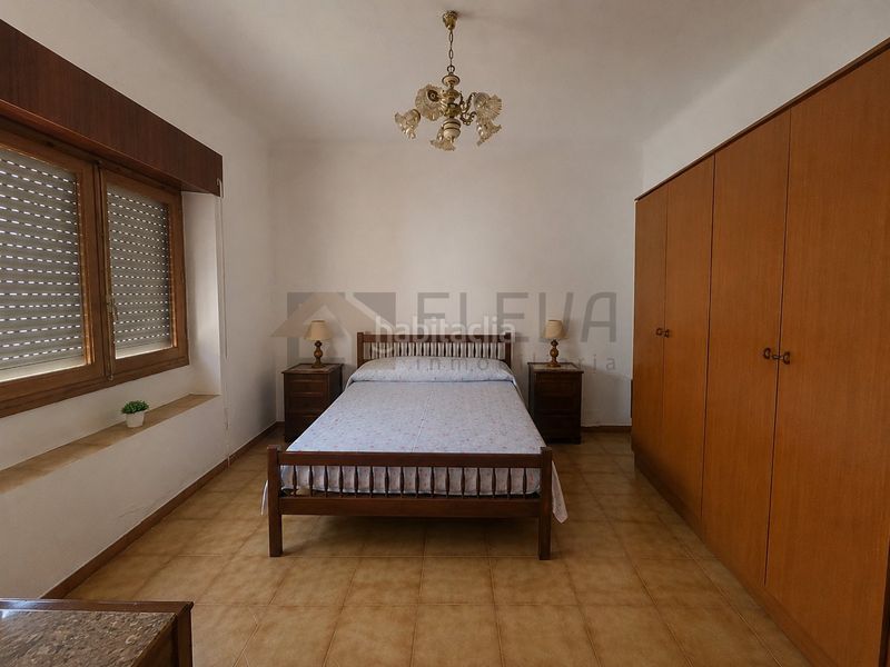 Foto 109dbac6-7128-4cc6-9cee-7482875f1114. Casa amb xemeneia a Roda (La)