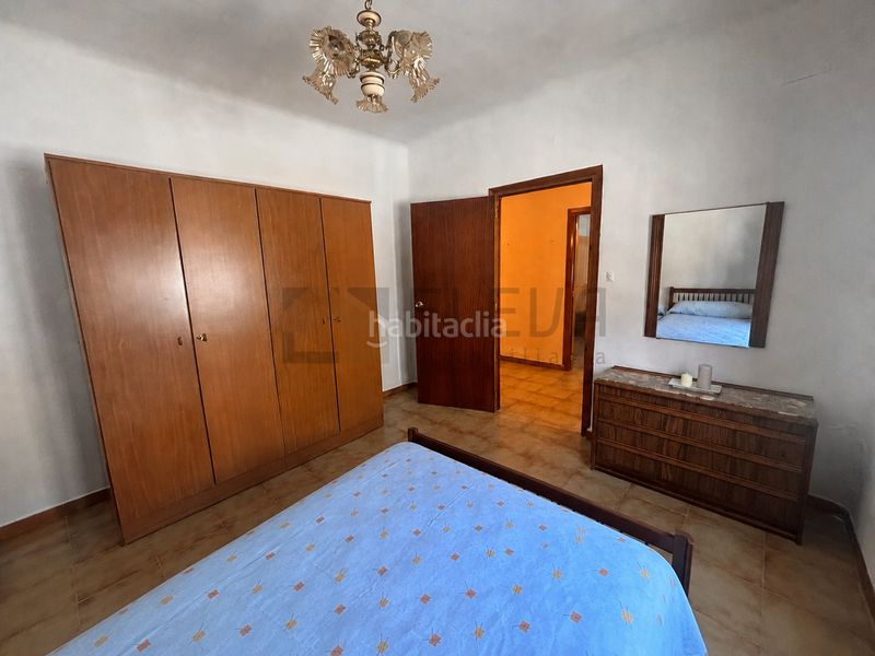 Foto 22a7d389-3be8-4ff7-b0c2-778f1b03d50b. Casa amb xemeneia a Roda (La)