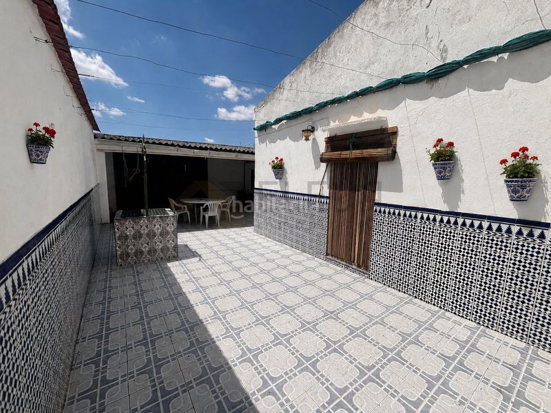 Foto d9306efc-4578-4af5-bc95-0e33dd4e8ae8. Casa amb xemeneia a Roda (La)