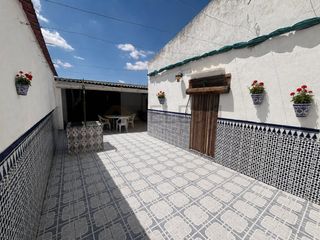 House en Roda (La). Casa en planta baja con patio