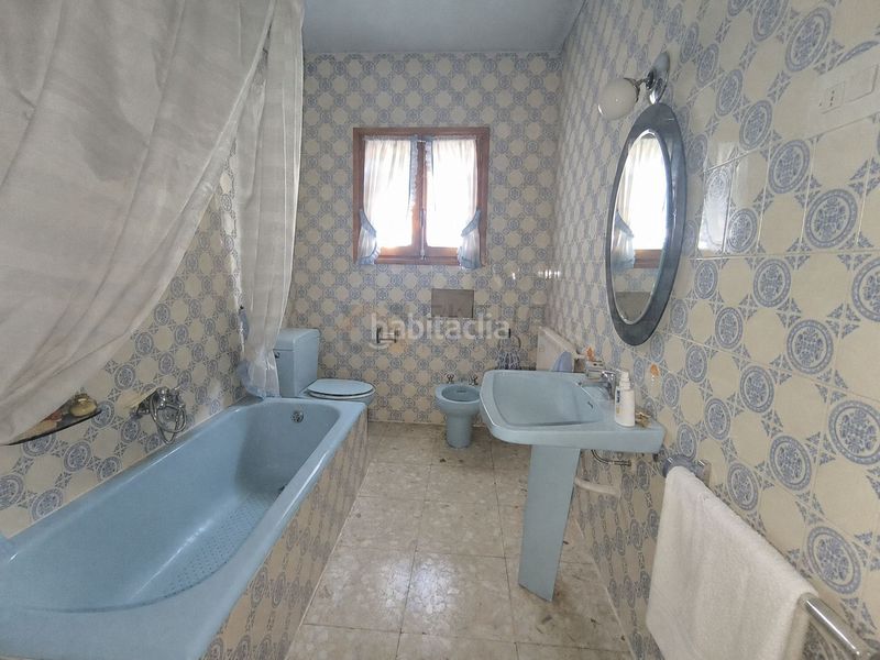 Foto f2cf67af-8736-4aa4-b049-639e5627977f. Casa amb calefacció aparcament a Roda (La)