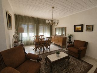 Casa en Roda (La). Casa con amplia fachada