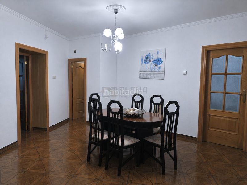 Foto dbd28323-4981-4830-bd47-b2efbf3761c6. Casa amb xemeneia calefacció a Roda (La)