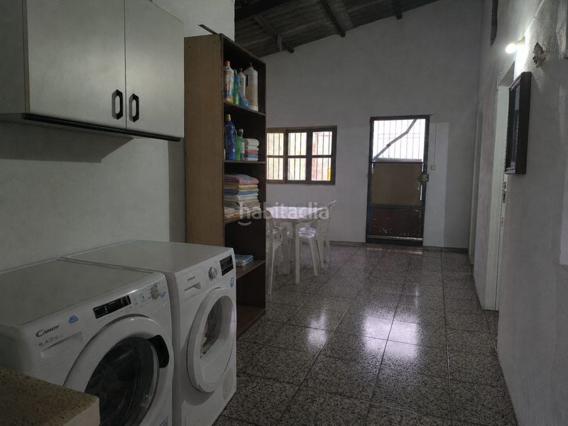 Foto ee359a0c-4cd6-459c-904e-963fdb24816d. Casa amb xemeneia calefacció a Roda (La)