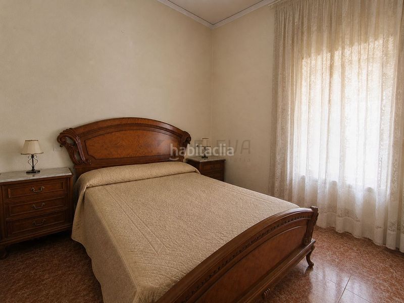 Foto 4aeaf07e-d141-401e-a58c-78eb27f9d575. Casa  con salida a dos calles en Roda (La)