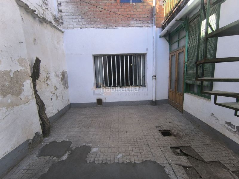 Foto b123ea18-c323-47ce-914b-4f605ffca8b5. Casa  con salida a dos calles en Roda (La)