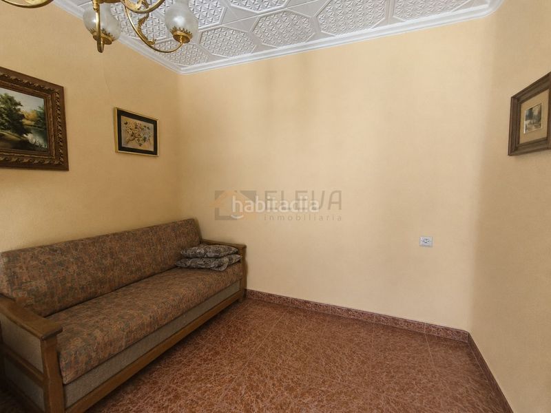 Foto bf33525f-be49-4d63-8ee1-a2a4a4fd32d8. Casa  con salida a dos calles en Roda (La)