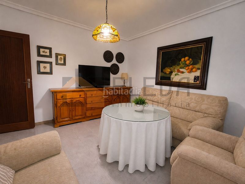 Foto b28dfbd5-9db1-49a3-a680-19e605dfacc3. Casa adossada amb calefacció aparcament a Roda (La)