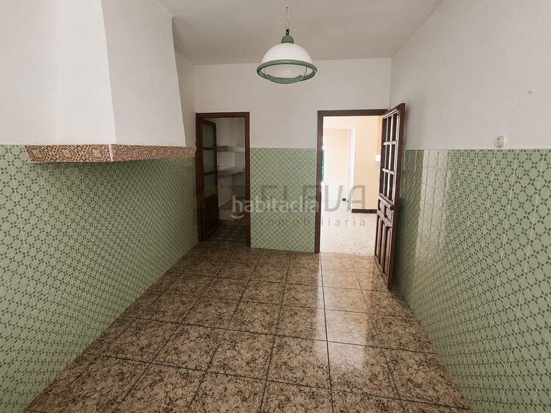 Foto c8d9e3d2-6813-4540-84d6-98e3cd61ab60. Casa adossada a Roda (La)