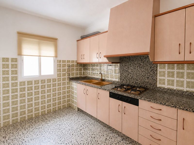 Foto f5ab4158-0d7f-4967-bdb2-1a9ea7e6161c. Casa adossada a Roda (La)