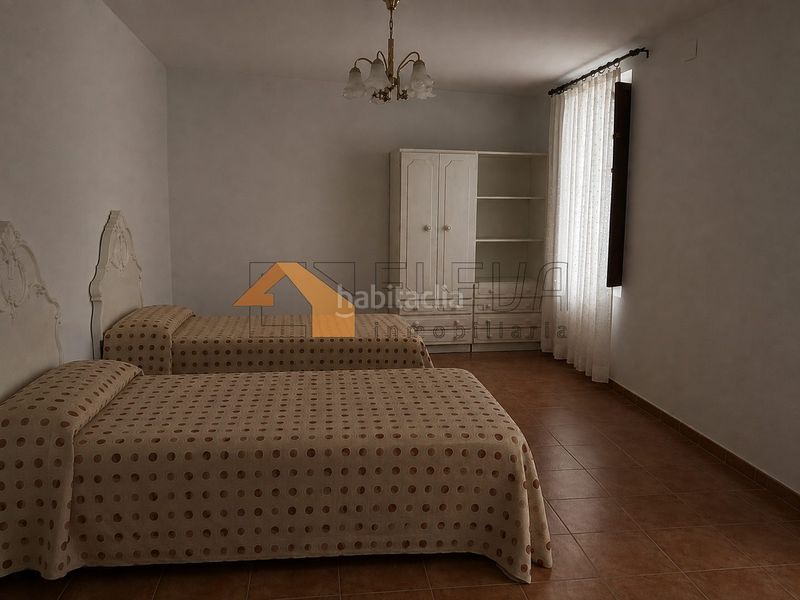 Foto daee1bdc-db63-4fe8-891f-6413663ac42c. Casa amb xemeneia calefacció aparcament a Fuensanta