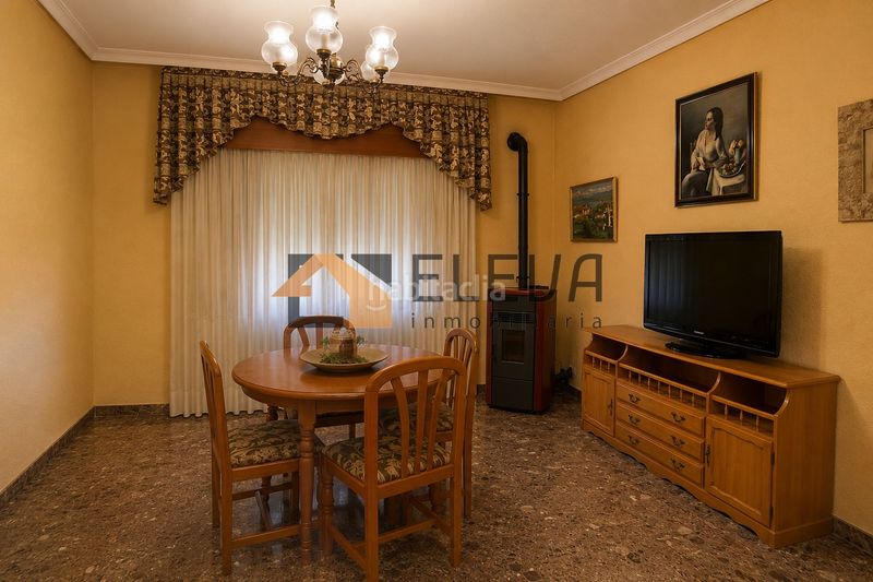 Foto 03313208-08b2-41b3-8996-1314816bb53a. Casa amb calefacció aparcament a Roda (La)