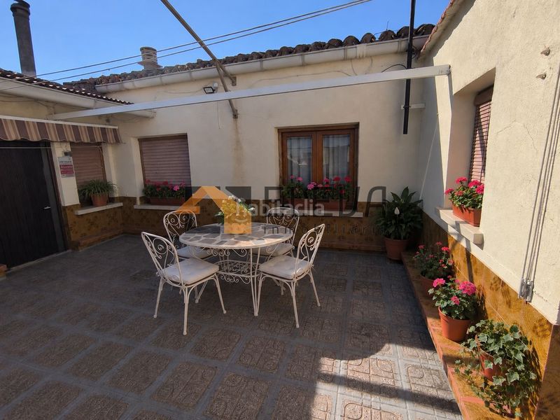 Foto a340ded9-dd07-4039-b335-773d15e8ed88. Casa amb calefacció aparcament a Roda (La)