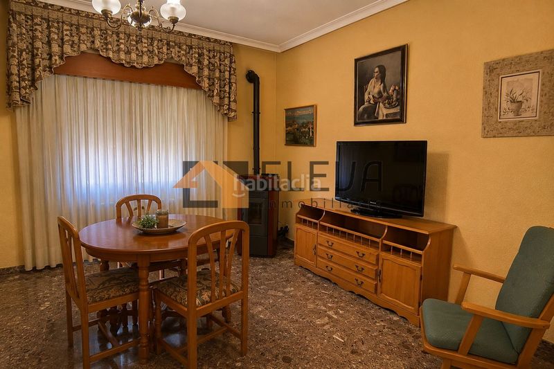 Foto a4d0112f-cdc4-4e47-a993-8d1dce44cc36. Casa amb calefacció aparcament a Roda (La)