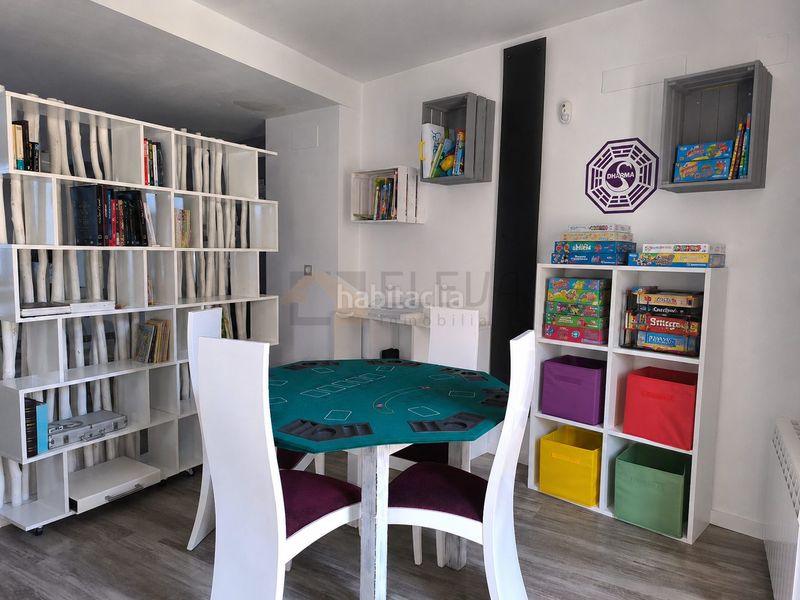Foto 46acb70d-4d21-4436-bc64-2f4f392c52fd. Duplex with fireplace heating in Roda (La)
