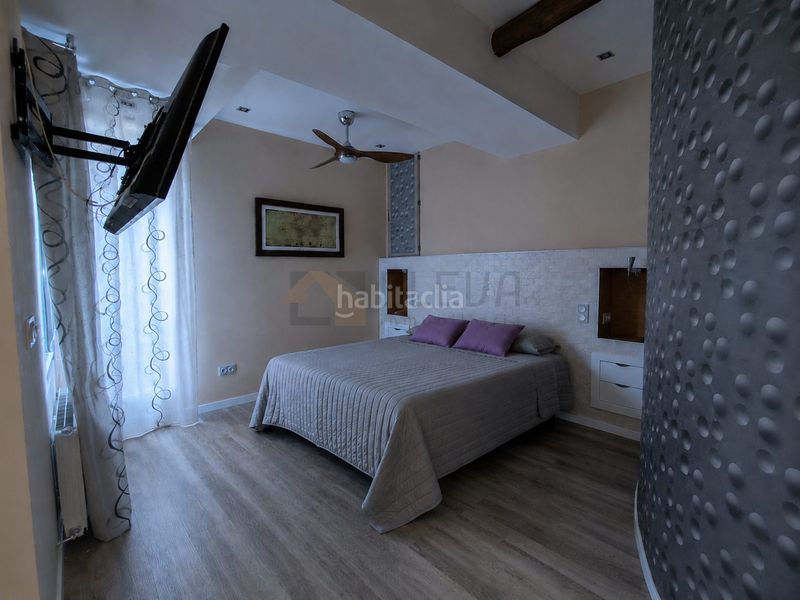 Foto 755a8007-657c-4535-930c-0caef5b9b548. Duplex with fireplace heating in Roda (La)