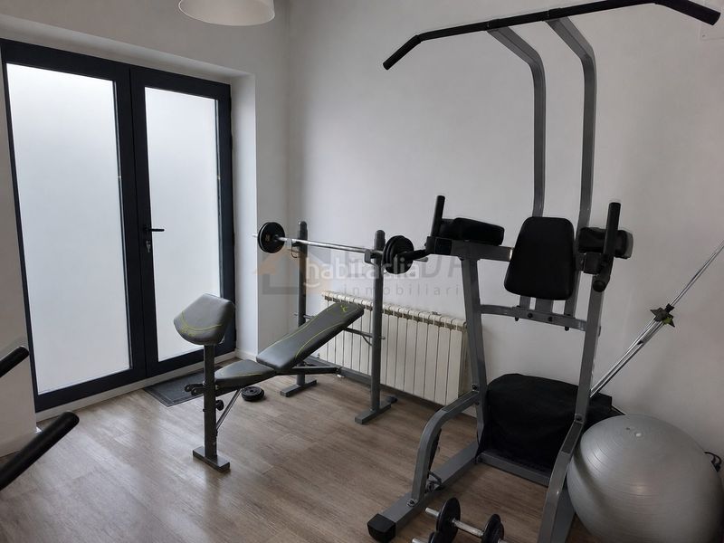 Foto c8e37776-ff8a-40bc-bd5b-512236e8622e. Duplex with fireplace heating in Roda (La)