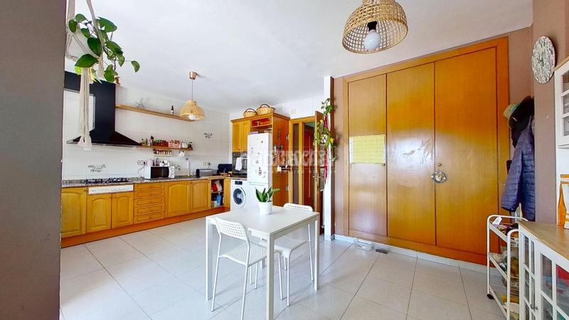 Foto d1ff4d4a-9b71-4ff3-ac35-38a059d62c4c. Casa pareada casa en venta en Centre-Eixample-Can Llobet Barberà del Vallès