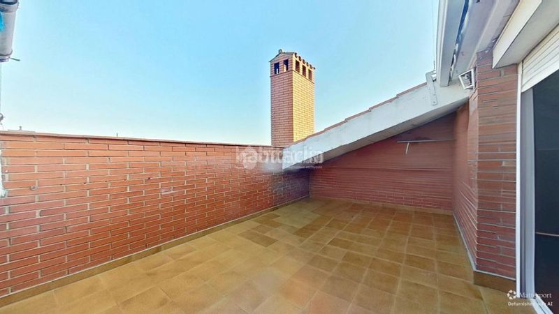 Foto 7582fa93-3552-4fa6-862f-7b8abf4330f3. Casa aparellada amb calefacció a Centre-Eixample-Can Llobet Barberà del Vallès