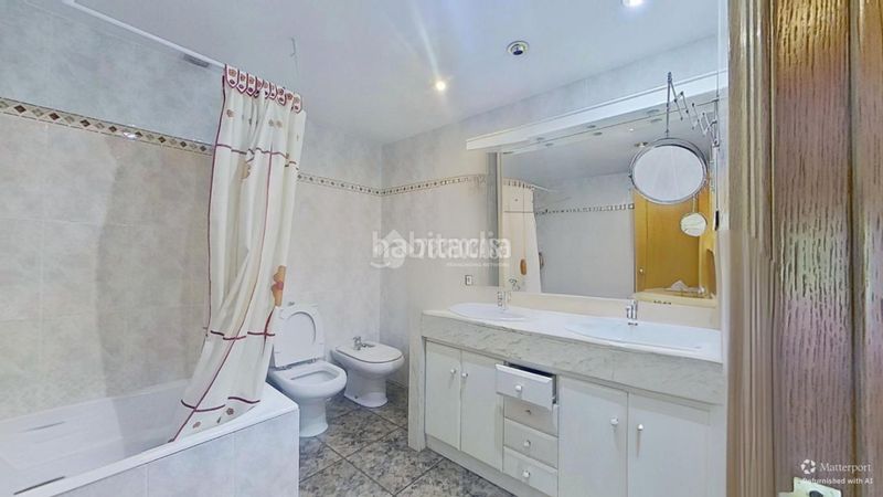 Foto ba623228-84d3-477c-a78b-2698dd18b9ab. Casa aparellada amb calefacció a Centre-Eixample-Can Llobet Barberà del Vallès