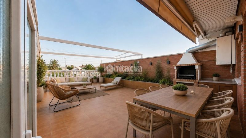 Foto eb0f3aea-56eb-4694-81e2-51f3b91d3d1d. Casa aparellada amb calefacció a Centre-Eixample-Can Llobet Barberà del Vallès